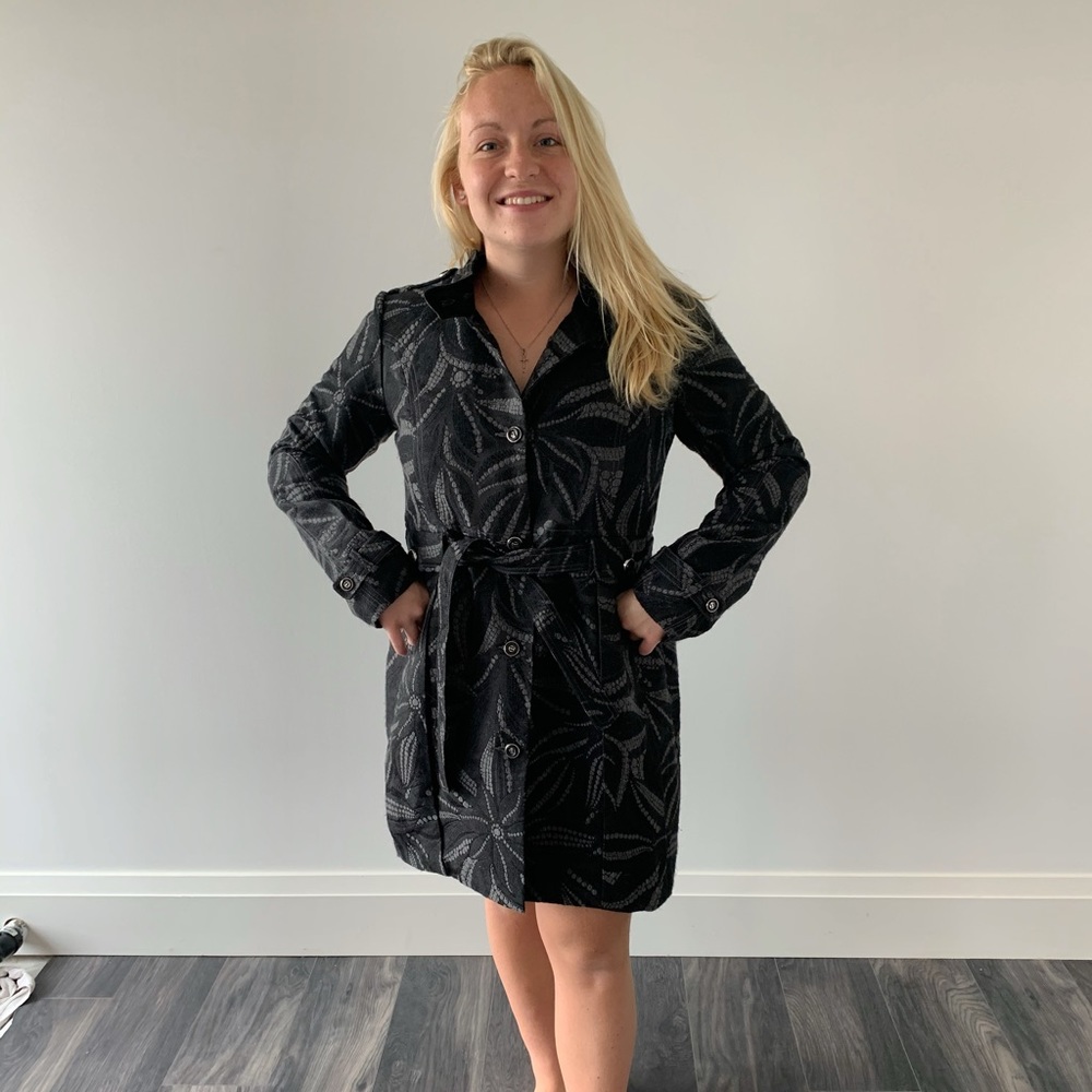 BEAUTIFUL Patterned Custo Coat!